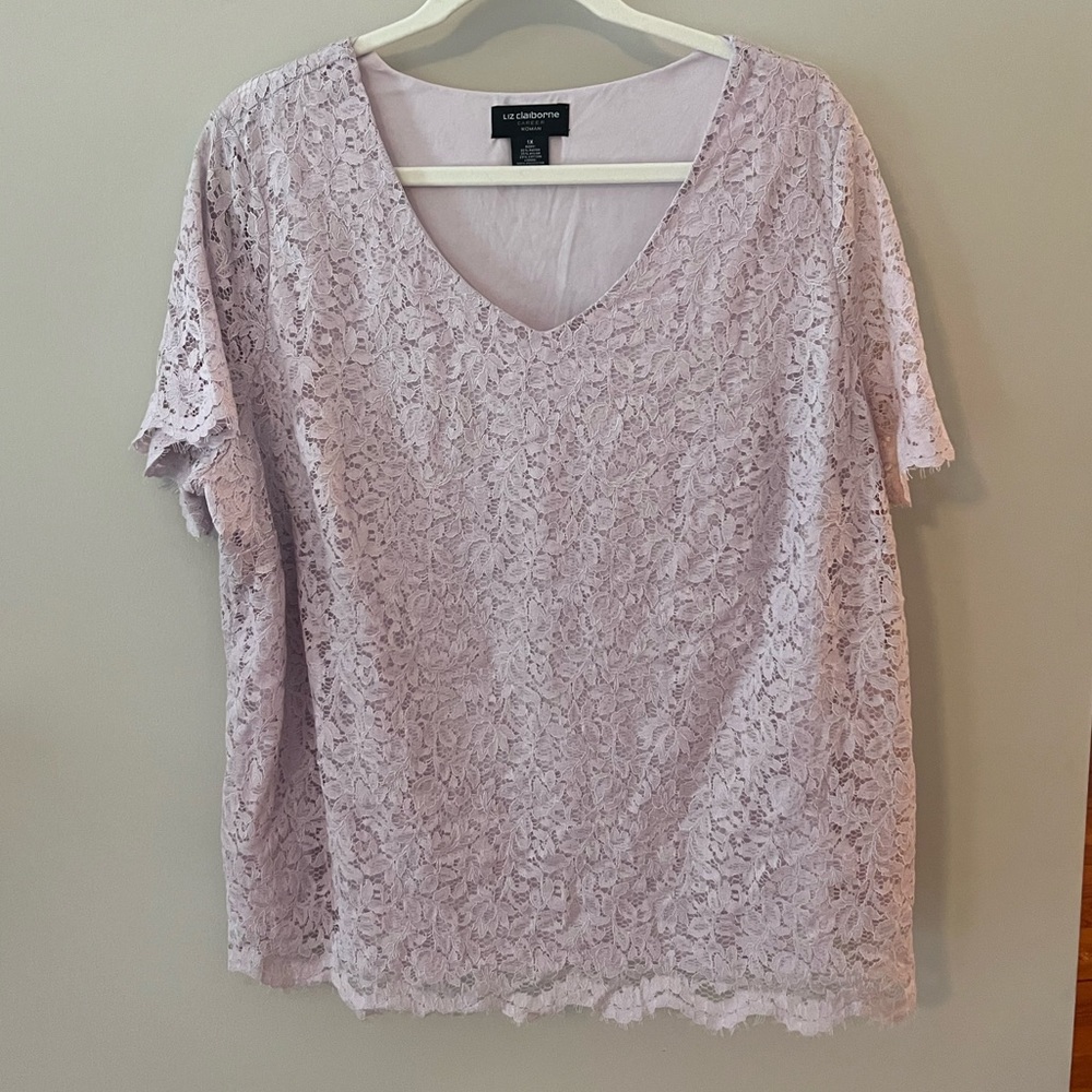 Liz Claiborne lace top. New- size 1X